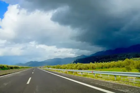 Gelecek yıl M1 ve M7 otoyollarının genişletilmesi başlayabilir.