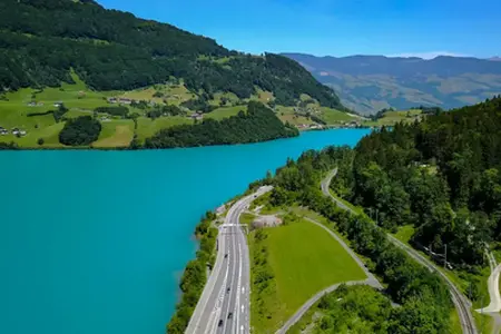 Vinjeta zviceriane për autostradë 2025: Çfarë duhet të dini