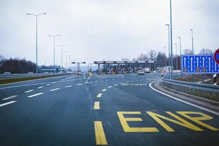 Rumania sot hodhi një hap drejt ndërtimit të parë të një autostrade që kalon përmes Karpateve.
