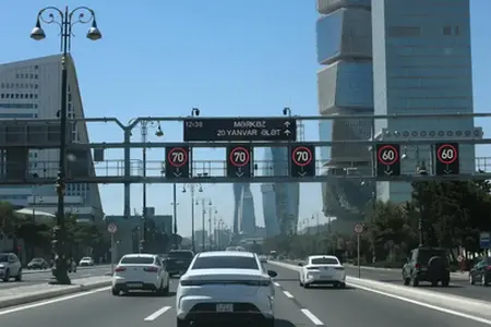 Punëtorët turq punojnë fort edhe të shtunën në autostradën Nagyszeben–Pitești.