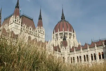 Zbuloni thesaret e Hungarisë nëpërmjet autostradës me vinjetë!