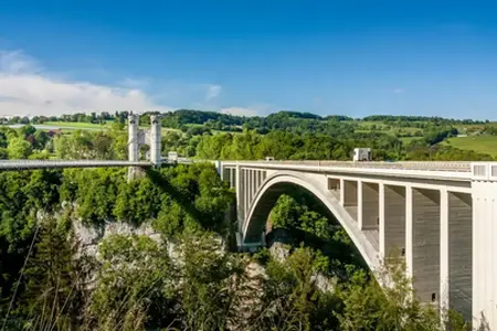 Rrjeti i autostradave të Zvicrës dhe procedura e blerjes së vinjetës për vitin 2025
